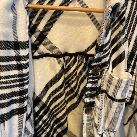 Future Collective Shacket - Picture 5 of 5